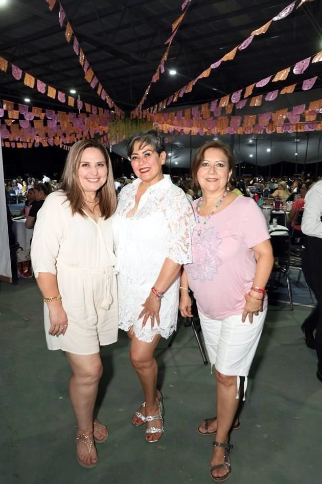Rosalva García, Sandra Santoy y Elizabeth Vilchez