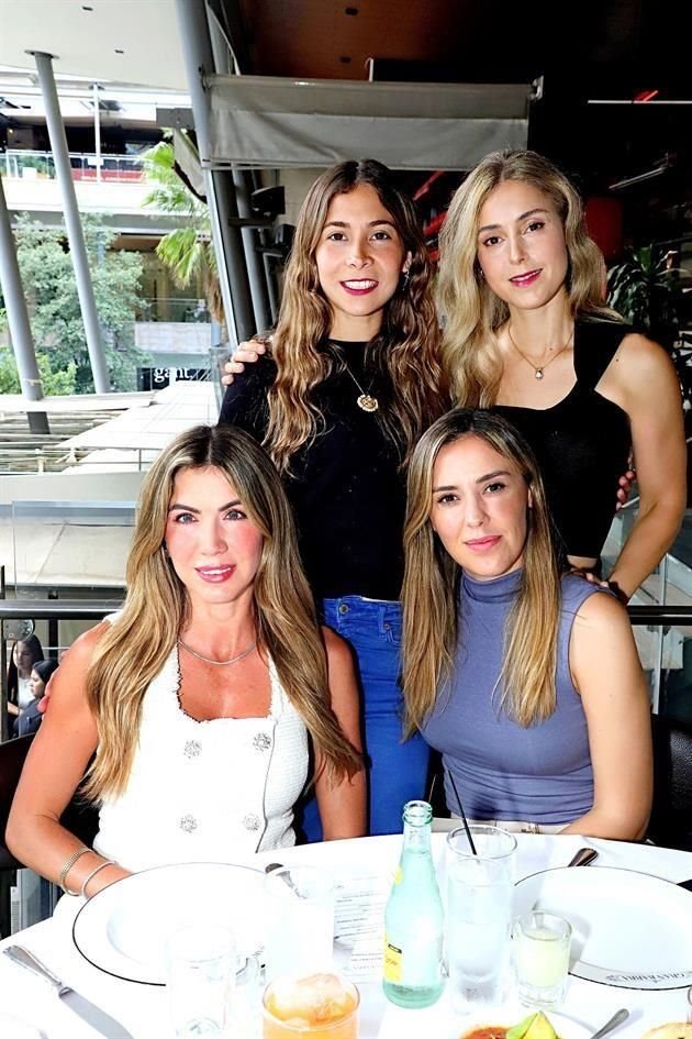 Karla Villarreal, Luz María Pérez Carreño, Carolina Bravo y Andrea Quiroga