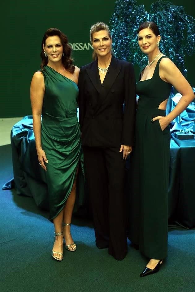 Rosa María Oliver, Montserrat Oliver y Yaya Kosikova