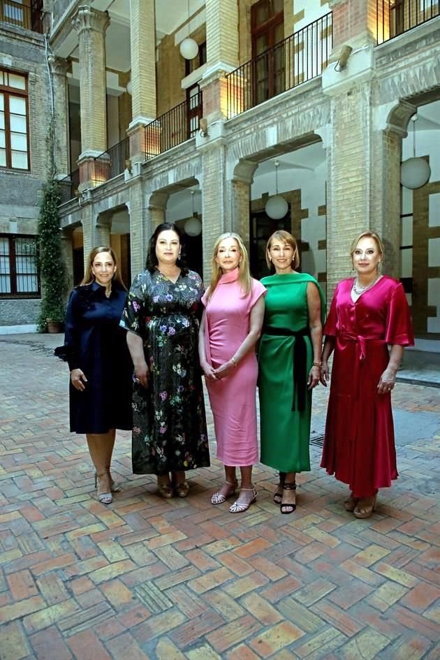 Lorenza Herrera, Martha García, Bárbara Herrera, Graciela Maldonado y Mónica Garza