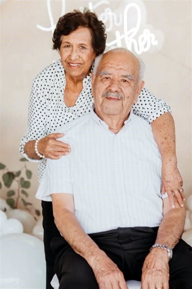 Bertha Rodríguez Chávez y Pedro Walle Gallegos