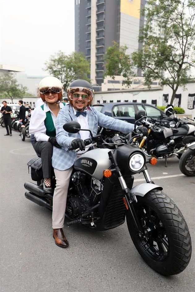 Juan Carlos Salas y Martha López