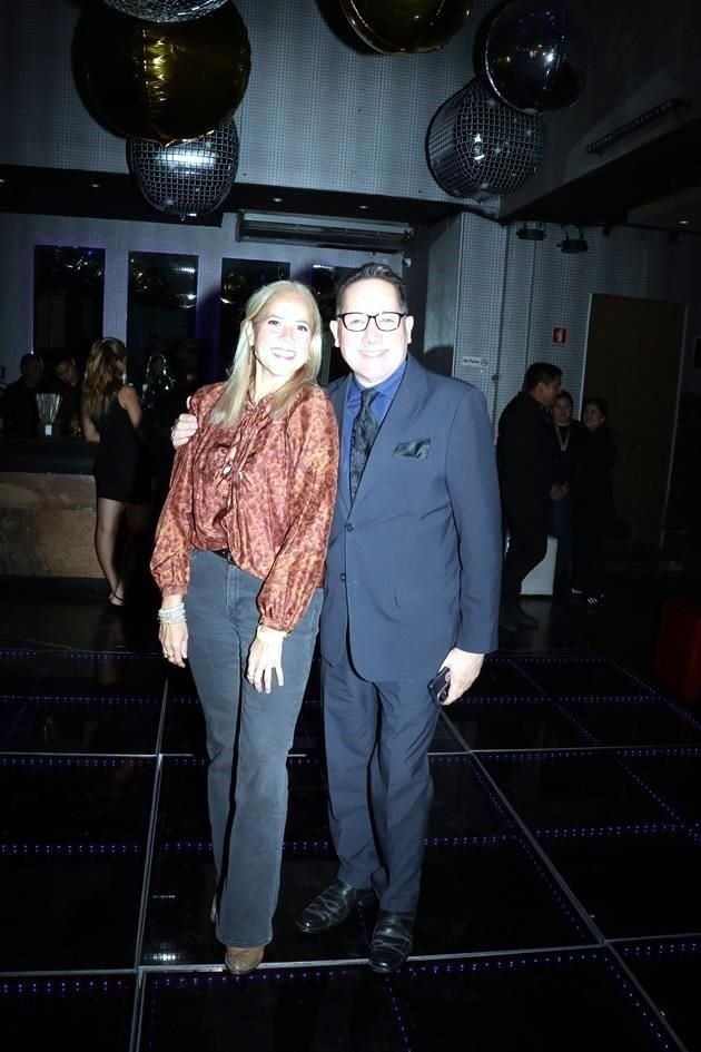 Paola Altamirano y Adrián Garza