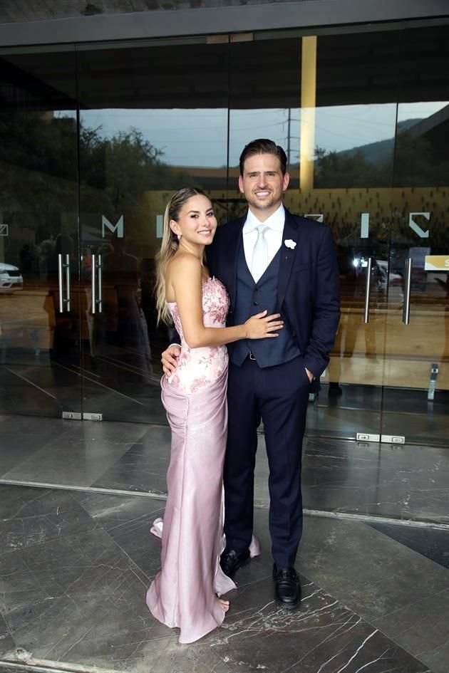 Karla Leal Perales y José Luis Doria