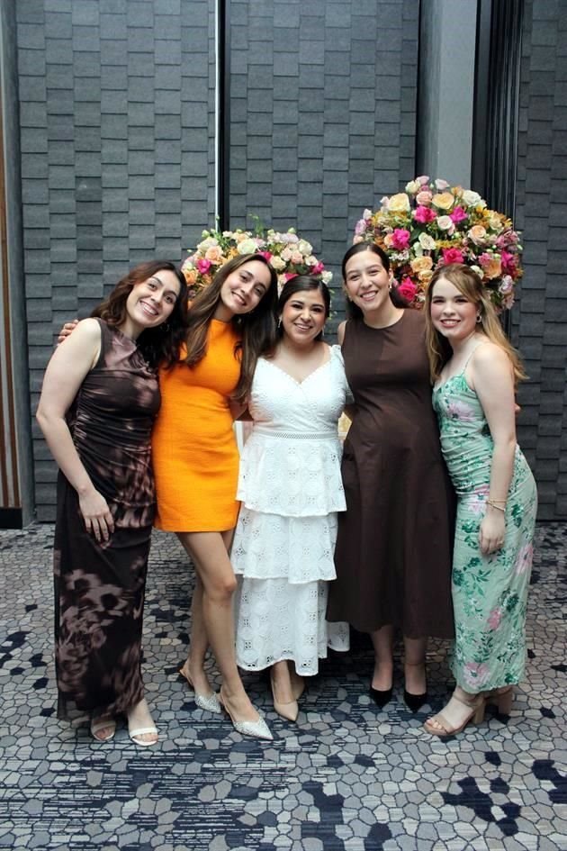 Valeria Camarillo, Mariana García, Fabiola López, Lorena González y Alejandra Cornejo