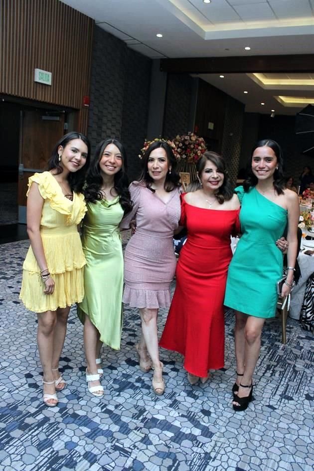 Marcela Monjaras, Marifer Monjaras, Marisol García, María del Carmen García y Mariana Monjaras
