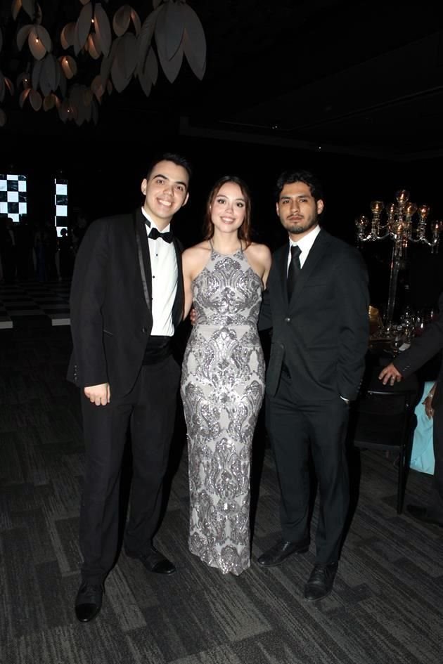Luis Ignacio Carmona, Sofía Carmona y Miguel Covarrubias