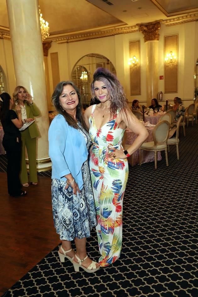 Ludivina Guajardo y Lupita Uribe
