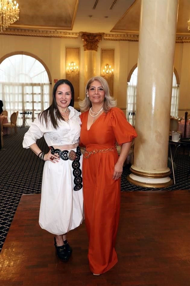 Marisol Cavazos y Julia Flores