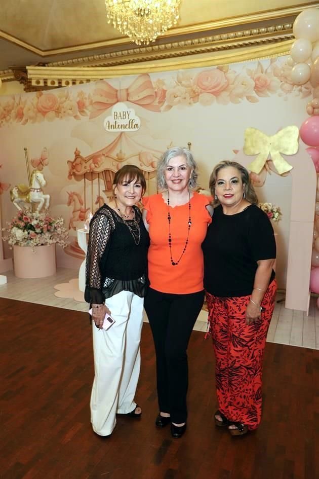 Graciela González, Ana Elisa Treviño y Myrna Hernández