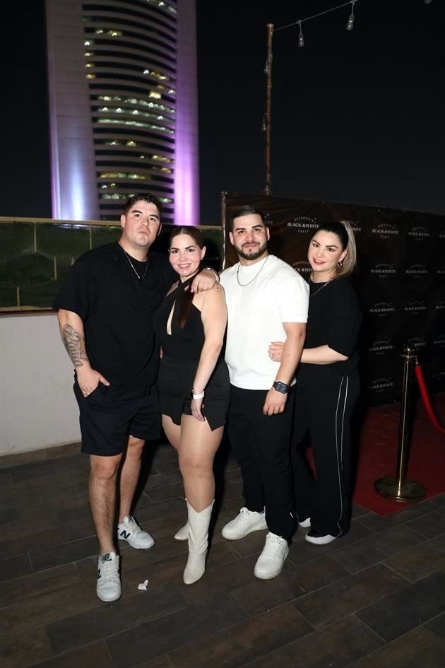 Ricky Carrillo, Laura Carrillo, Brandon Carrillo y Fanny Carrillo