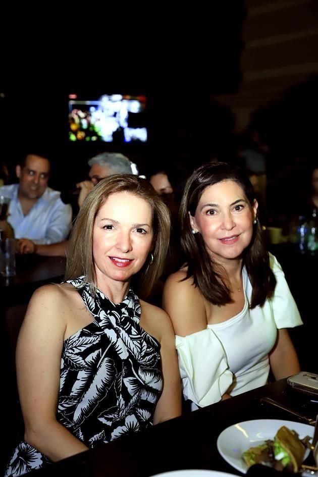 Poly González de Álvarez y Laura Garza de Maiz