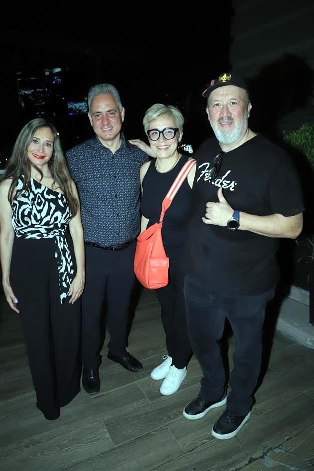 Nancy de la Fuente, Mario Canales, Mónica Altamirano y Tacho Cantú
