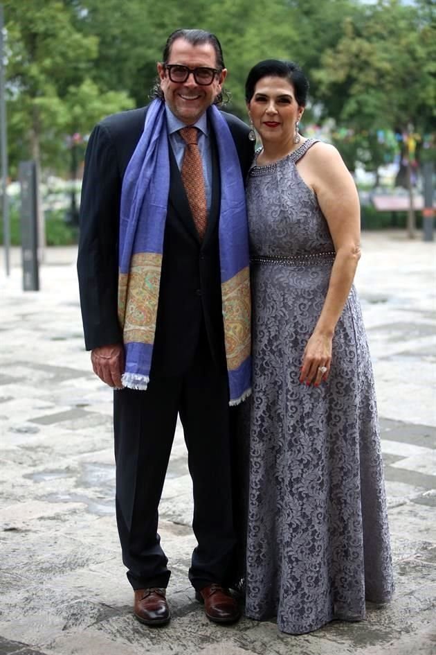 Jesús de la Garza y Marcela de De la Garza
