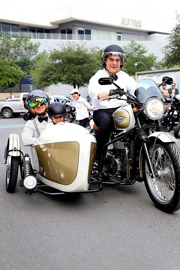 Daniel Muñoz, Santiago Muñoz y Jesús Muñoz