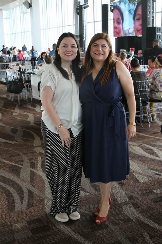 Mónica de Reynals y Sahara Ponce
