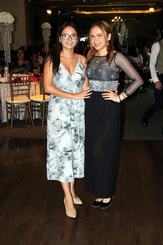 Estefany Garza y Melanie Garza