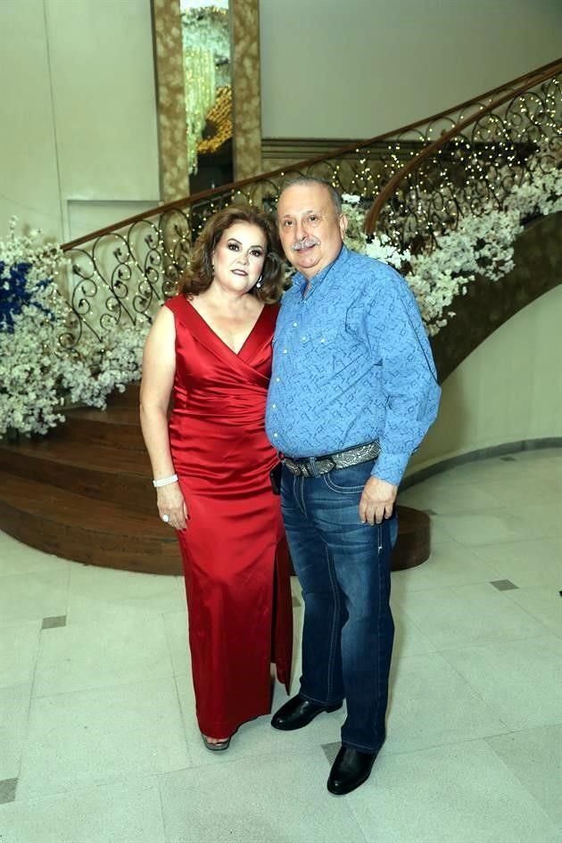 María Eufemia Guajardo y Ángel Riojas