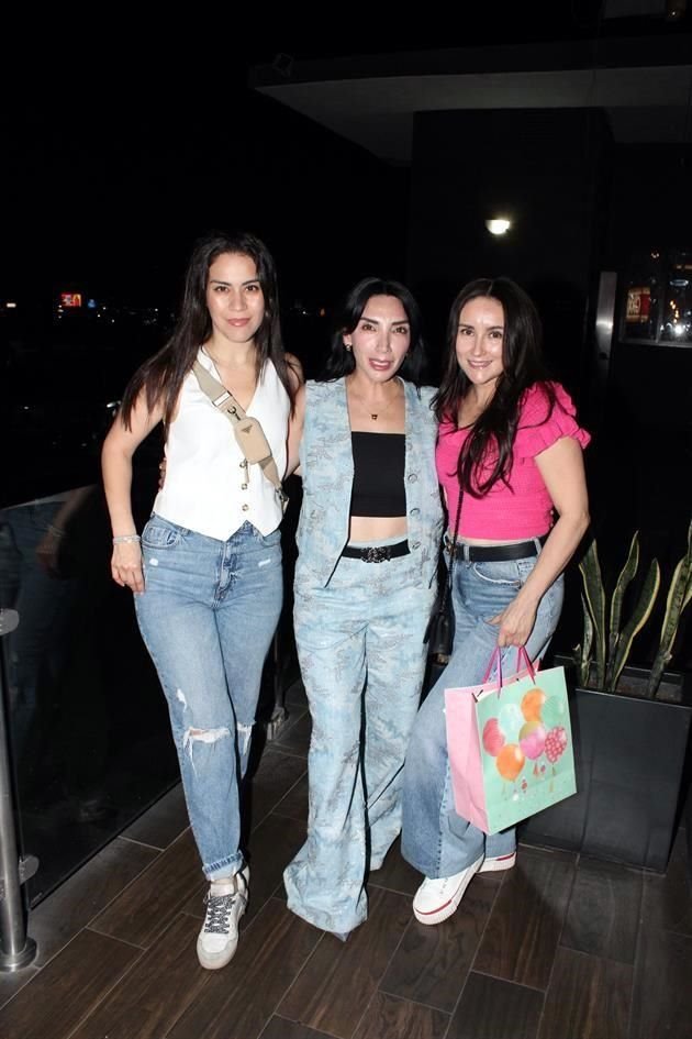 Ludy García, Sandy Hernández y Yadira Córdova
