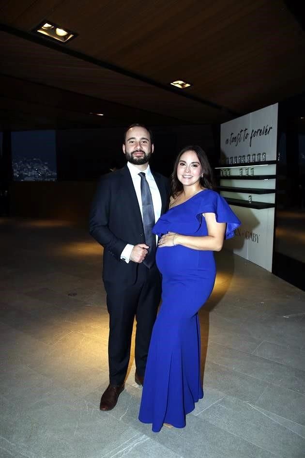 José Saucedo y Mariana Pérez
