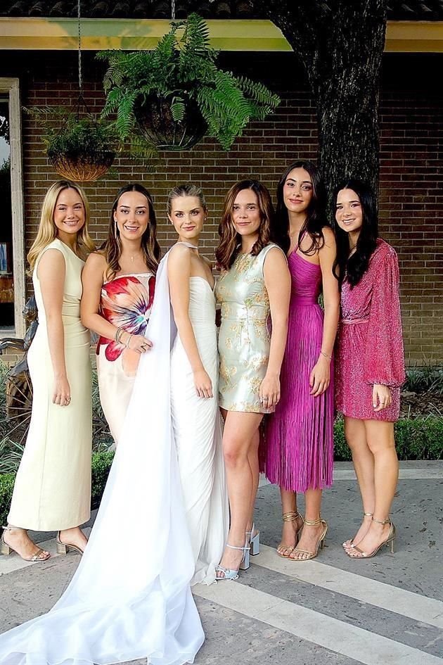 Lorenza Aldape, Valeria Elizondo, LA NOVIA, Eugenia Calvi, Paula Betanzo y Regina Garza