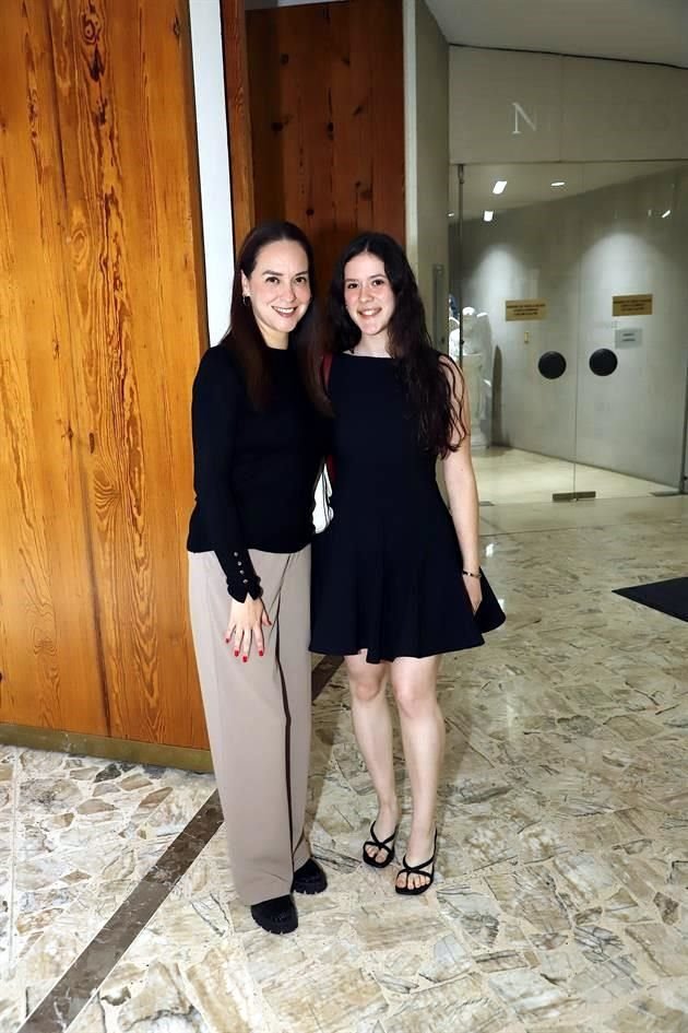 Elsa de Peña y Mercedes Peña