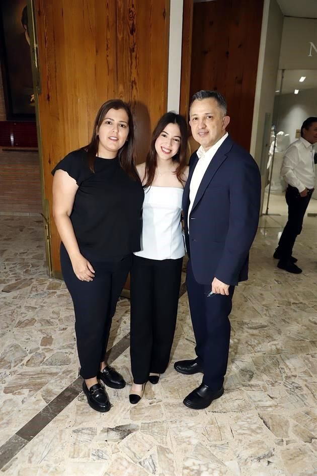 Eva Garza, Sofía Cavazos y Gudelio Cavazos