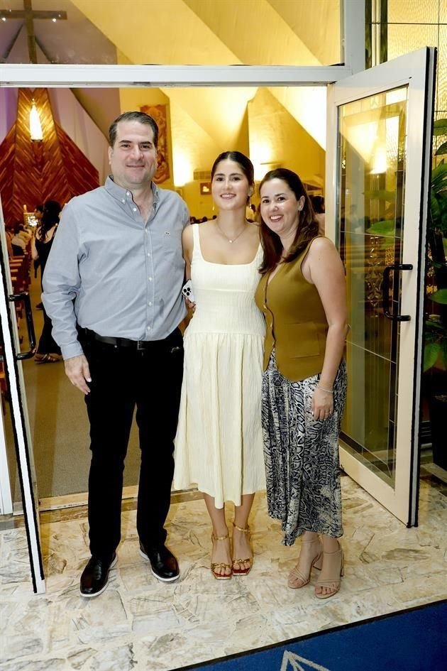 René Guerra, Andrea Guerra y Adriana González