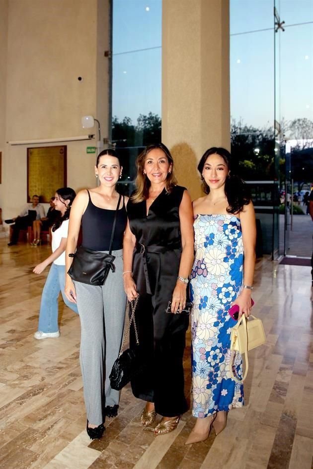 Lethzaida González, Magda Carrillo y Katya Garza
