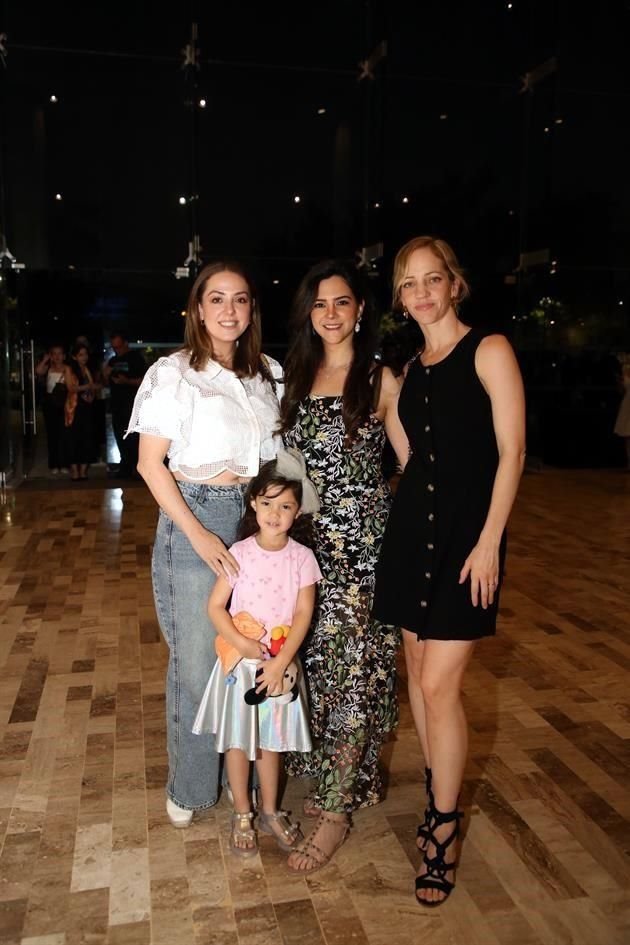 Lucía Castro, Priscila Ortiz, Alejandra Tamez y Valentina Martinez Ortiz