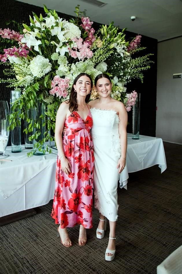 Mónica Turner con la festejada