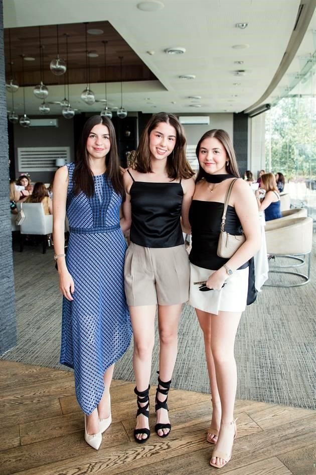 Ivanna Santos Ravizé, Lissette Ravizé Villarreal y Anabella Santos Ravizé