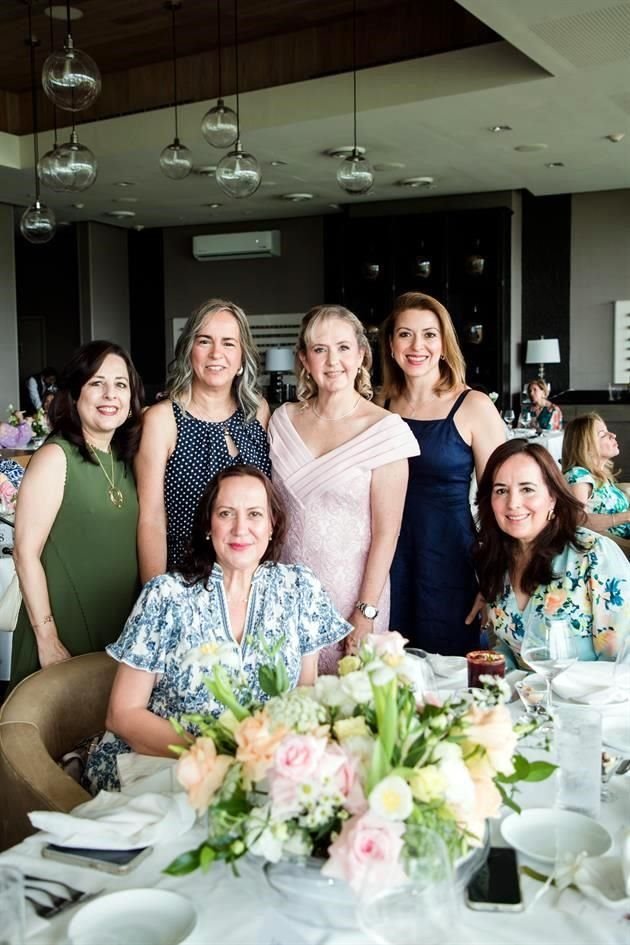 Rocío Villamar de Flores, Maricarmen Saracho, Lucía Ravizé de Morales, Valerie Gómez del Campo, Verónica García y Nancy González de Coindreau
