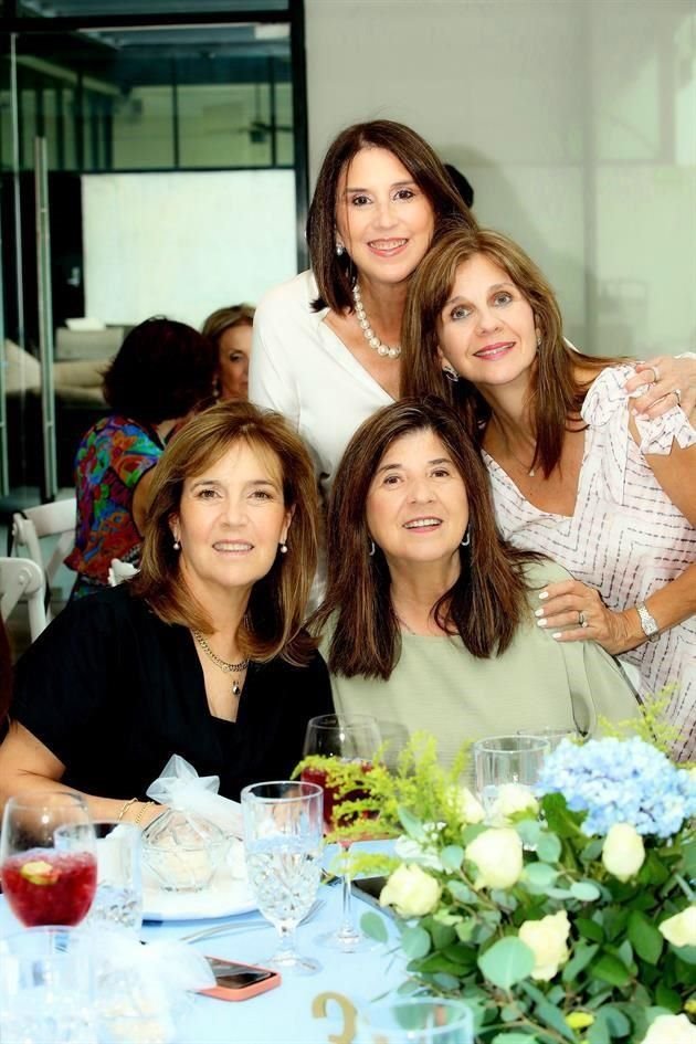 Gaby Jaime, María Julia Zubieta y Landa, Eugenia Canales y Vero Martínez