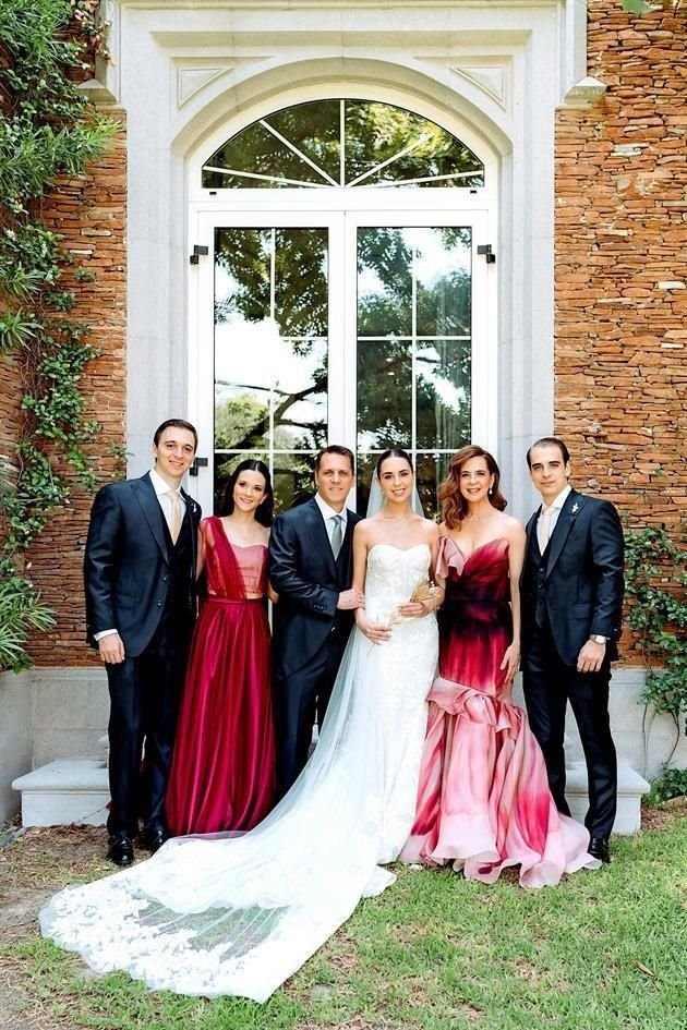 Antonio Salinas Garza T., Georgina Álvarez, Antonio Salinas Martínez-Ábrego, LA NOVIA, Carmen Garza T. de Salinas y Gabriel Salinas Garza T.