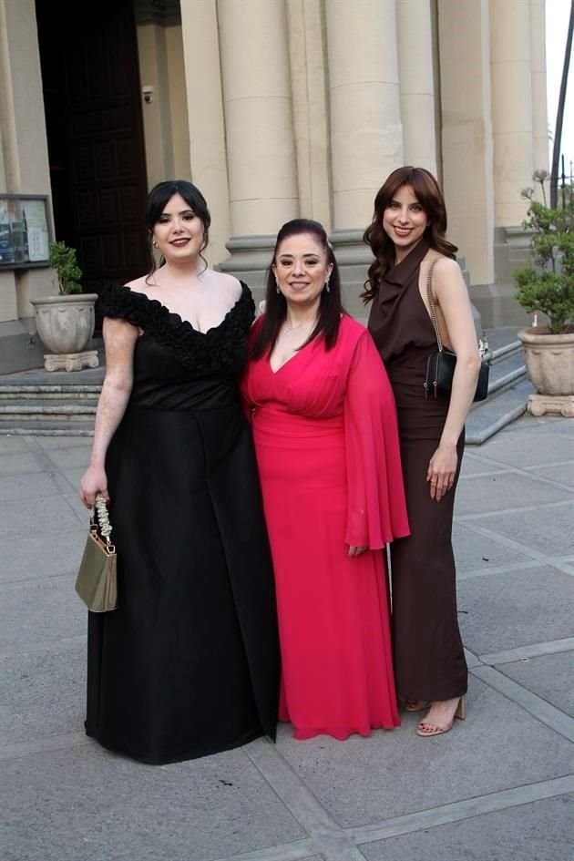 Lizbeth Garza, Leticia Walle y Alana Walle