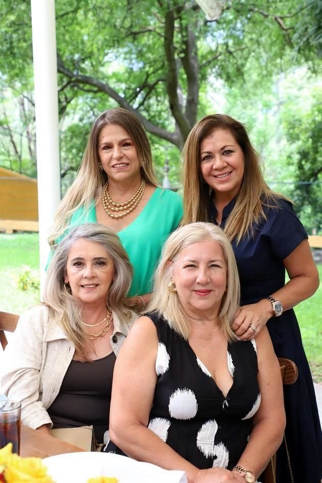 Claudia Meza, Sofía Quiroga, Elsa Garza y Martha Palacios