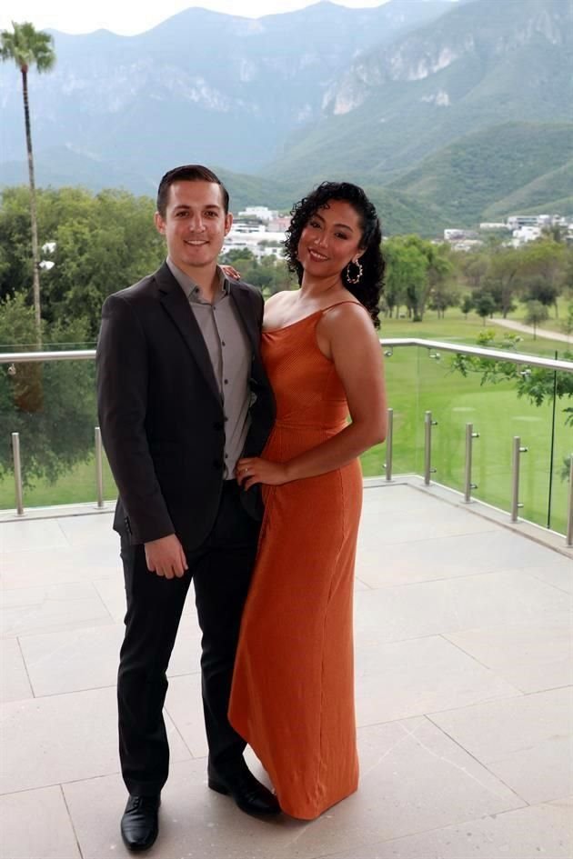David Treviño Leal y Damaris Garza de Treviño