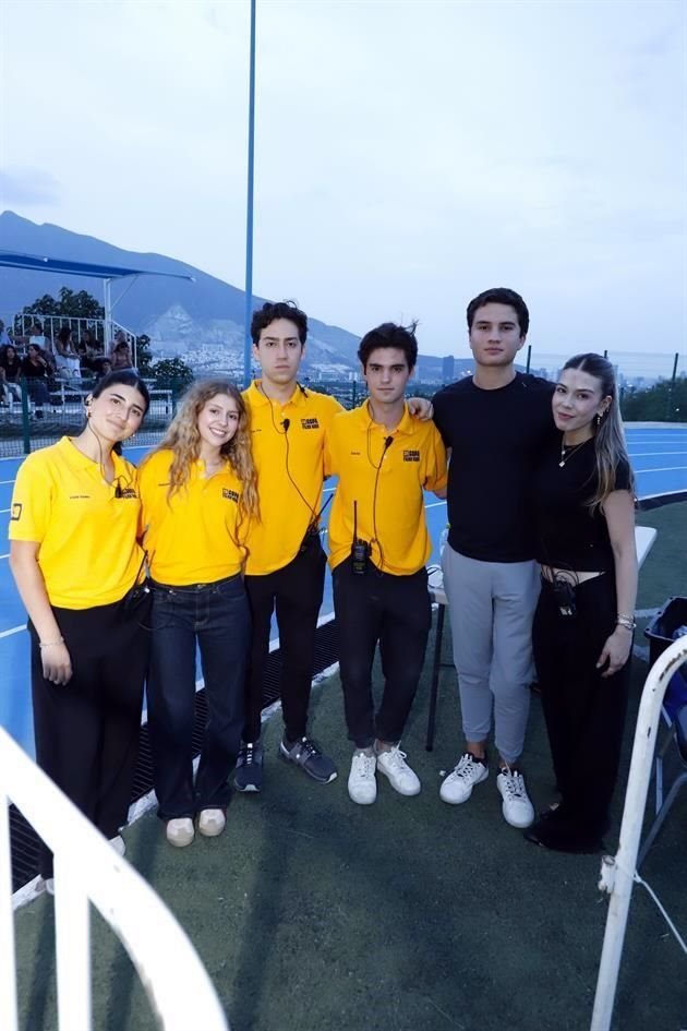 Valria Sada, Raquel Chapa, Fernando Flores, David Elizondo, Emiliano Cisneros y Maya Garza