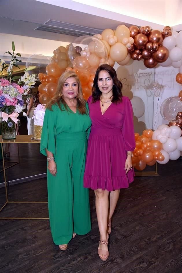 Claudia Álvarez y Wenddy Cavazos