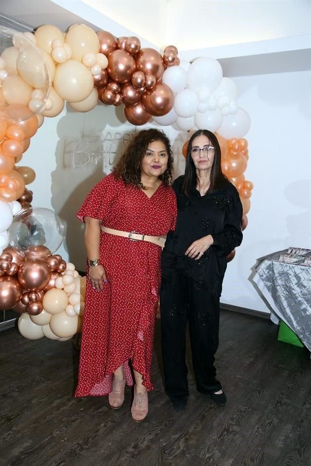Eliana Salazar y Ana Guerra