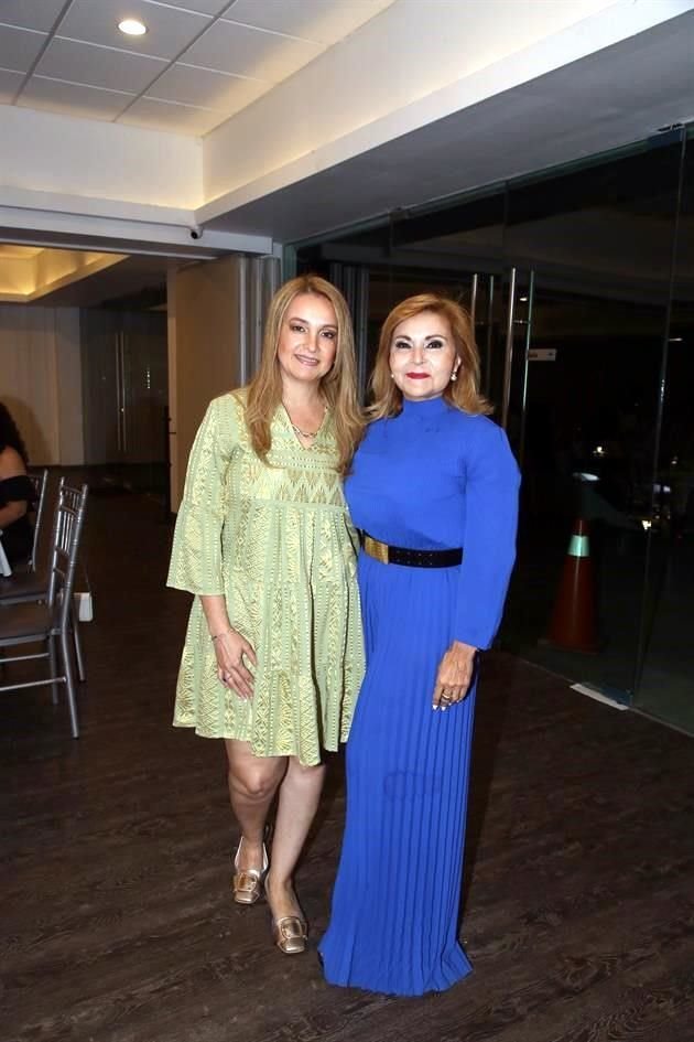 Caridad Romney y Edith Ruiz