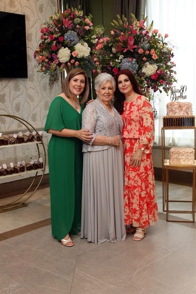 Myrna Garza de Treviño, Bertha Cárdenas de Garza e Irasema Garza de Elizondo