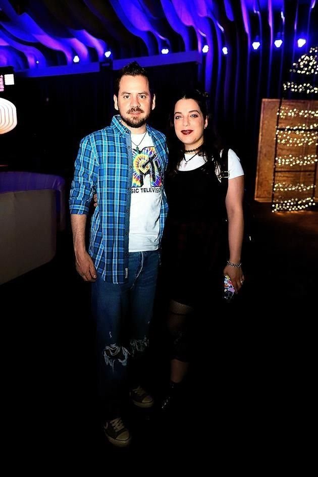 Pablo Velarde y Analú Treviño