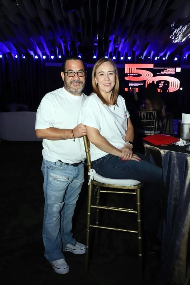 Víctor de la Cruz y Alma Garza