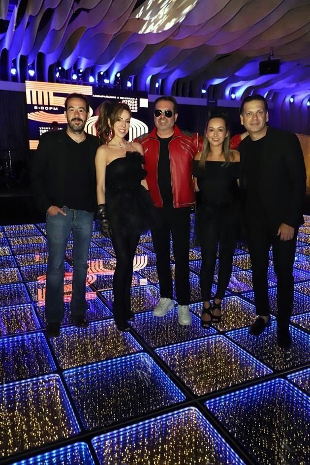 Bruno Sáenz, Lily Garza, Jorge Velarde, Karla Muñoz e Iván Gómez