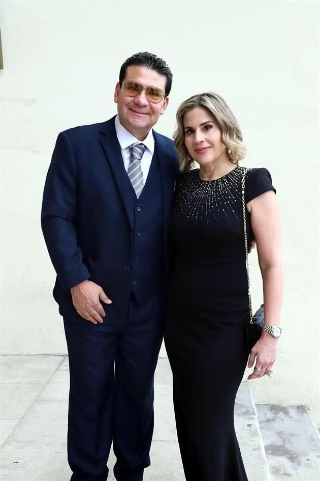 Sergio Villarreal y Belinda Kawas