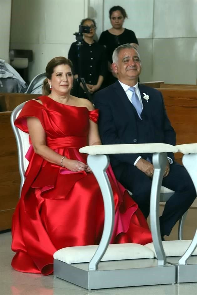 PAPÁS DE LA NOVIA. Rosela González de Soriano y Lorenzo Carlos Soriano Álvarez
