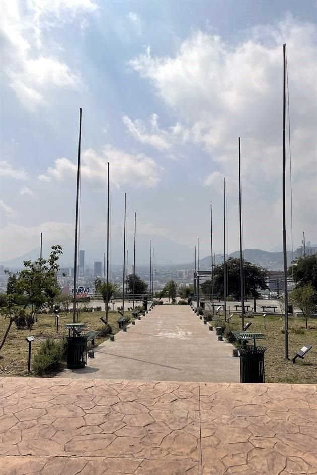 El mirador del Asta Bandera, que también estuvo cerrado durante meses, fue reabierto.