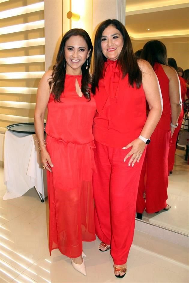 Rosy Driscoll y Sonia Flores de Dávila